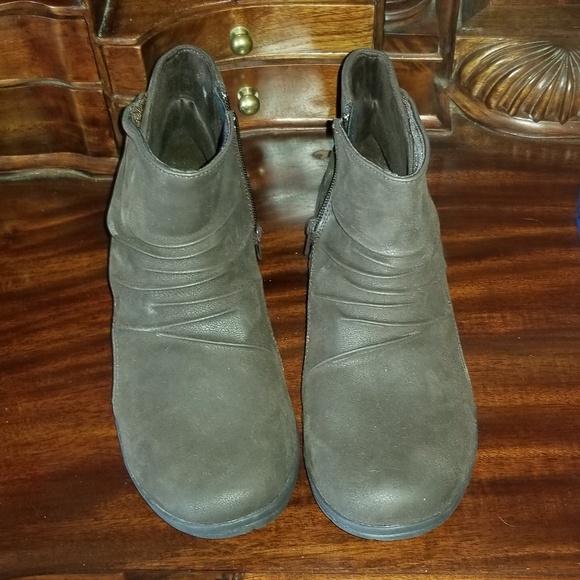 skechers lite step tricky boots